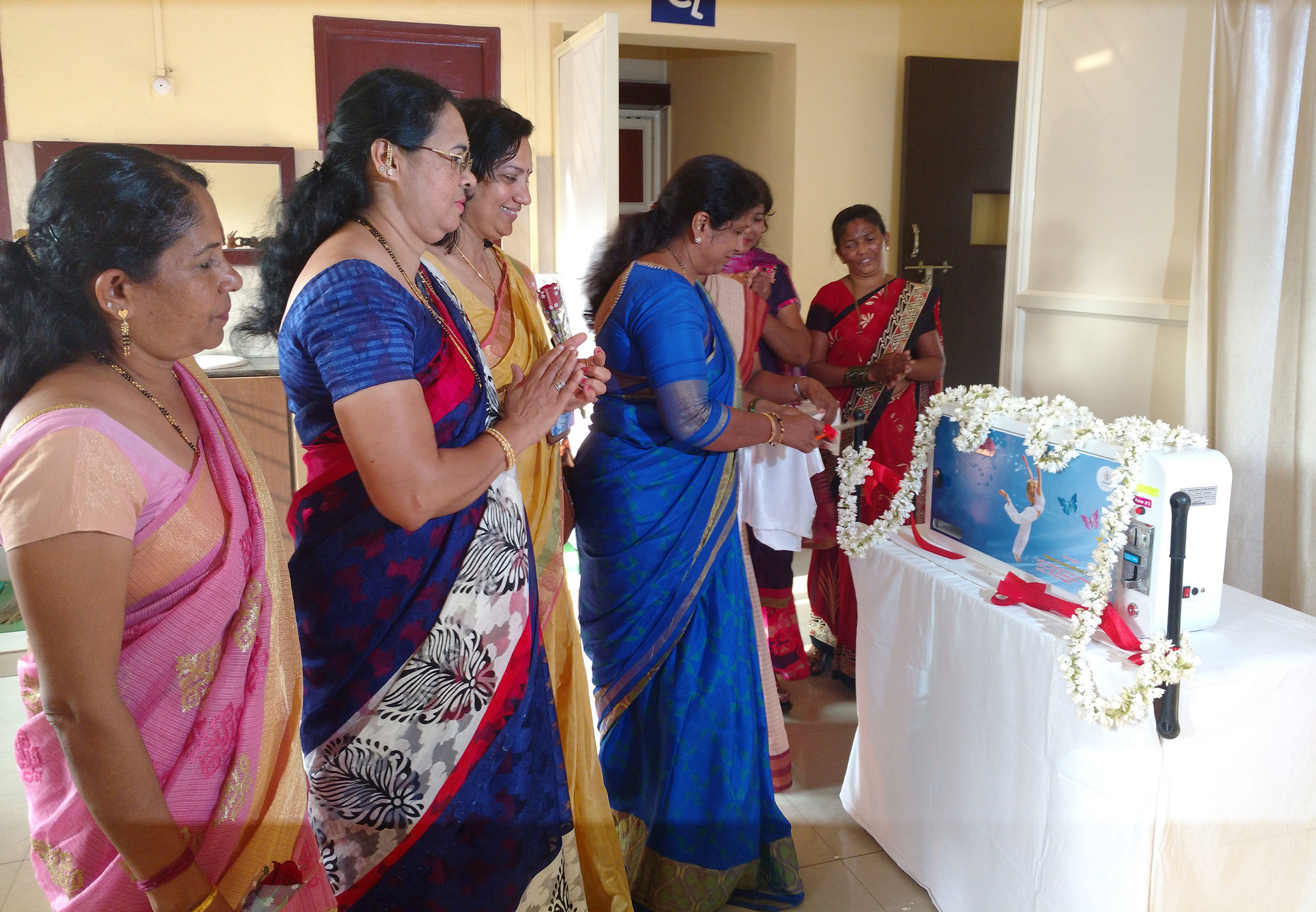 ಇಂದ್ರಾಳಿ ರೈಲು ನಿಲ್ದಾಣದಲ್ಲಿ ಸ್ಯಾನಿಟರಿ, ನ್ಯಾಪ್‌ಕಿನ್ ವೆಂಡಿಂಗ್ ಮಿಶಿನ್ ಉದ್ಘಾಟನೆ